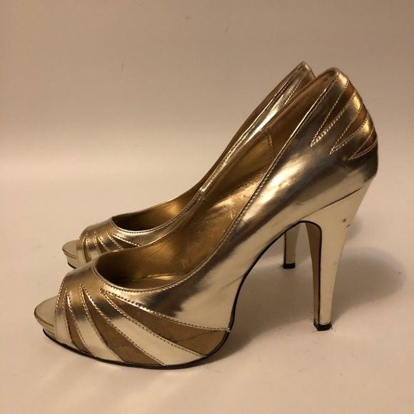 Steve Madden Gold and Bronze platform peep toes - Picture 3 of 4